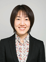 教授　川口 悠子